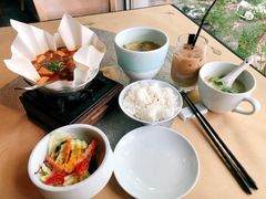 -穹六人间 people 6(岳阳路店)