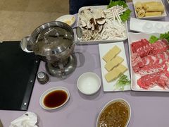 肉骨茶锅底-鼎鼎香·港式火锅(北京SKP店)