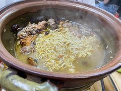 三鲜华丰伊面-威邵鸡煲(西华路总店)