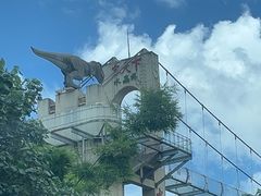 -客天下恐龙水晶玻璃桥