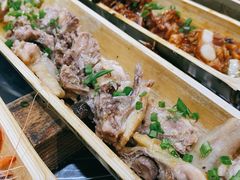 -胡须哥网红竹筒菜