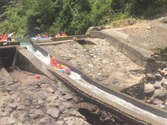 -安吉龙王山峡谷漂流