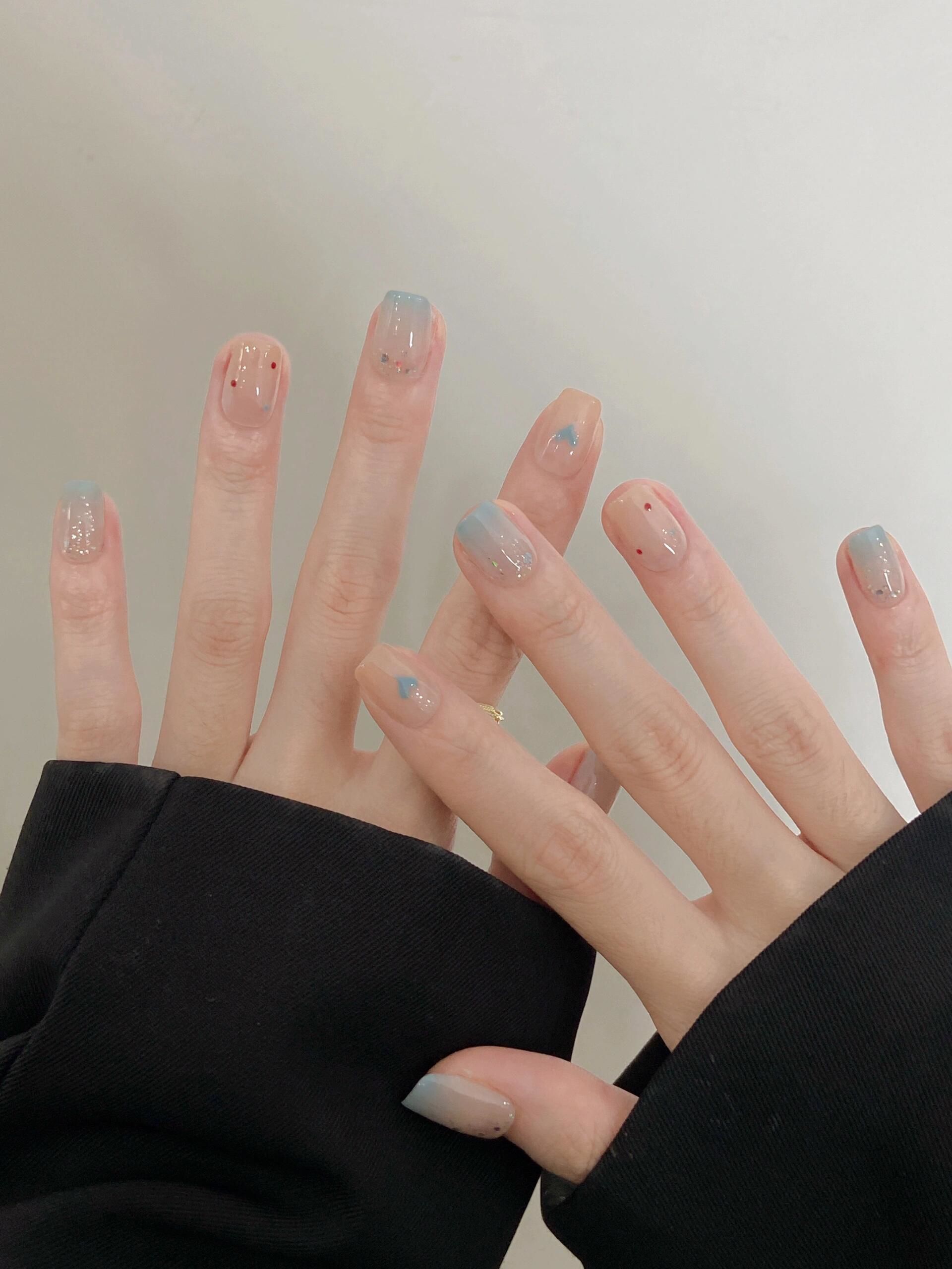 伊琳美甲小清新