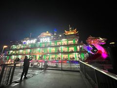 -黄浦江游览十六铺3号码头网红自助餐