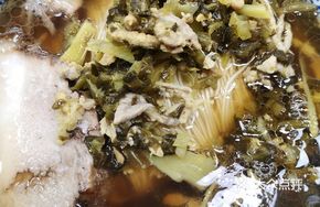 Braised Pork and Snow Cabbage Noodles