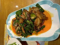 蒜苗回锅肉-易老妈蹄花.特色川菜(人民公园总店)