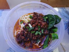 -渝之汇牛肉豌杂面
