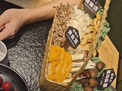 -鹿鸣山草本茶香火锅(园西路店)