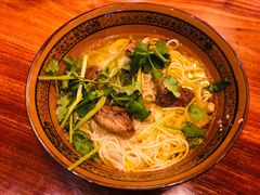 特色牛肉面-巴津碗碗面(人和店)