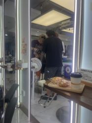 -镁连社·美联社