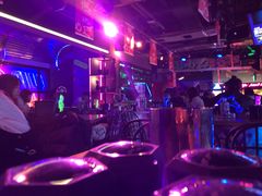 -UP嘻哈酒吧(粉巢店)