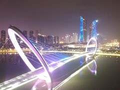 -南京眼步行桥