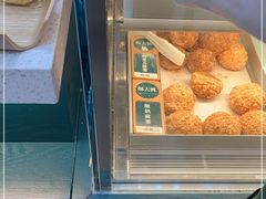 面包甜点陈列柜-酥大興·新国潮糕点配茶饮(龙岗万达黑金店)