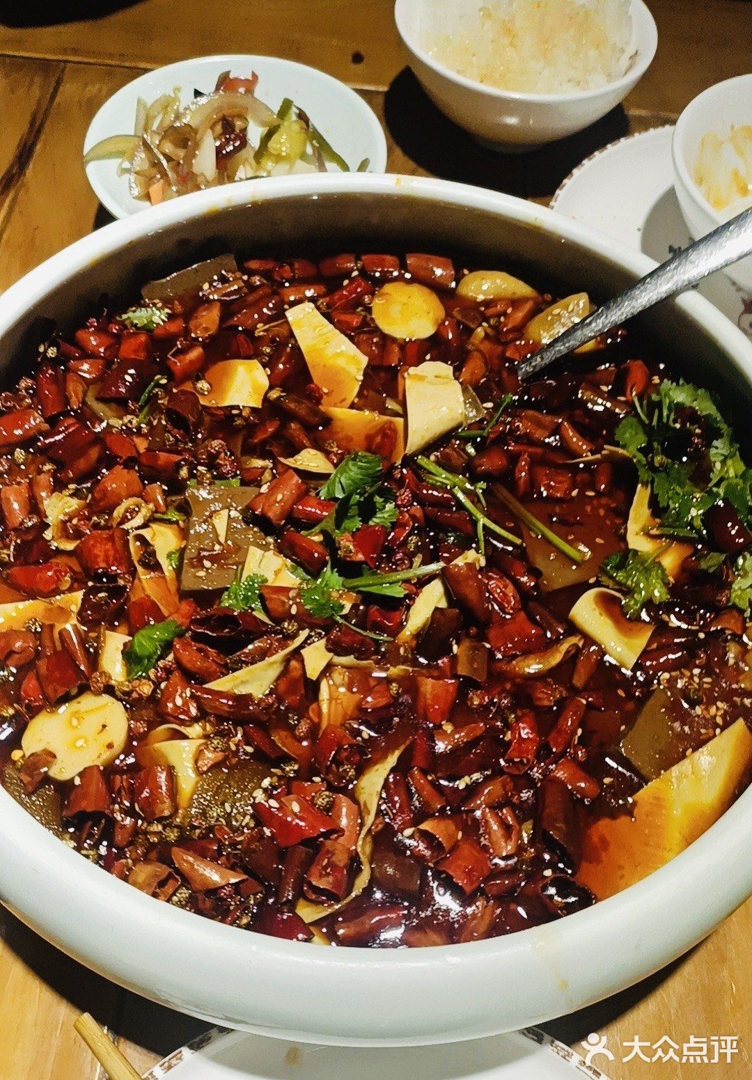 又辣又爽！！大口炫毛血旺[加油]