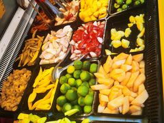 自助取餐区-老炳·七丛松甘草水果