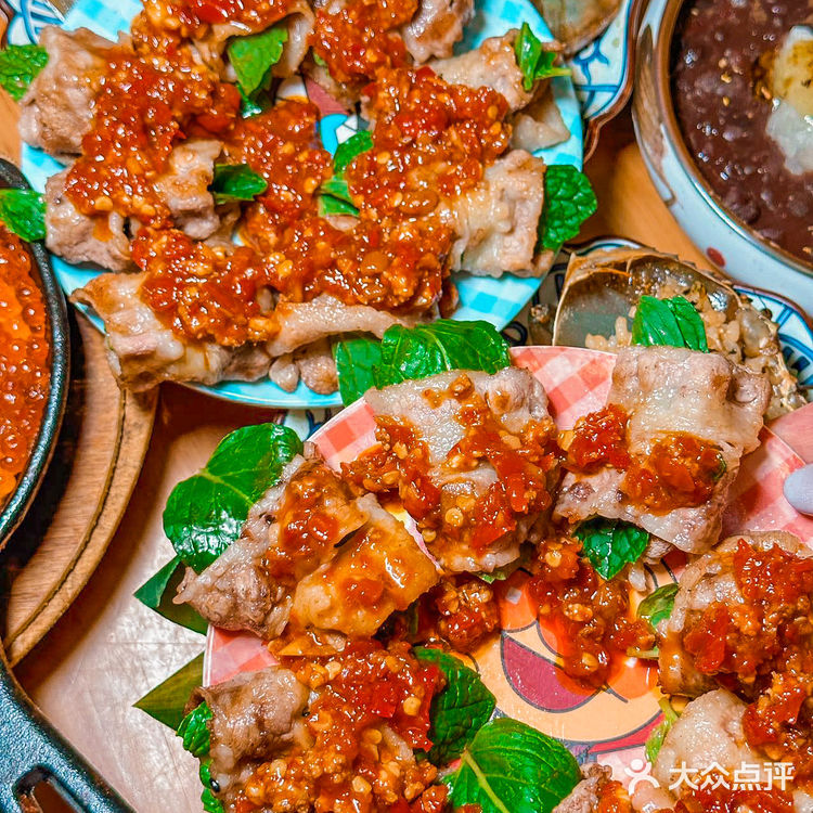 又来哼蟹二将啦‼️吃烤肉品酱蟹一次吃过瘾