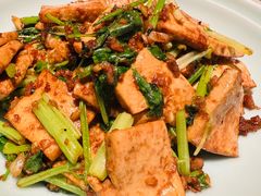 荆芥烧信阳地锅豆腐-阿五黄河大鲤鱼(英协路店)