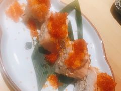 火炙三文鱼香蟹卷-隐月· 㐂和食屋(芝罘万达公馆店)