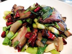 蒜苗炒水晶腊肉-花椒笑成都小馆(百脑汇店)