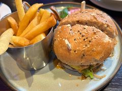 蘑菇味狠浓牛肉汉堡-bluefrog蓝蛙(水游城店)