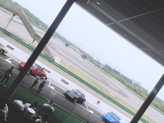 -上海保时捷体验中心