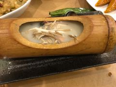 -香巴拉云南餐厅(华莱坞店)