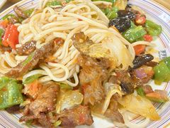 -歹歹的加个面过油肉拌面