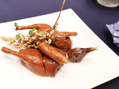 招牌脆皮乳鸽-百盛·鼎膳(中海财富中心)