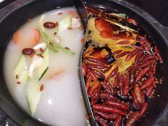 鸳鸯骨头锅-川中故事·成都老火锅(东书房店)