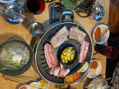 -江南猪肉商会无限续吃(弘大店)