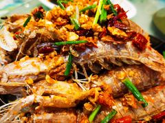 -三亚火车头万人海鲜广场