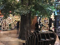 -钟书阁(松江泰晤士小镇店)