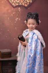 点击看大图 -后宫·古装汉服京剧儿童亲子全家福摄影