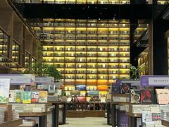 -半山书局(新世纪商城店)