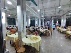 大堂-标记美食新鲜猪杂(兴南大道店)