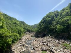 -燕子河大峡谷天坑仙境