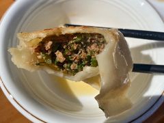 茴香肉锅贴-春水锅贴·传统鲁菜(大明湖店)