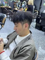 -藤野造型专业烫染接发