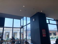 -王府井奥莱临潼小镇(临潼店)