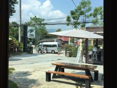 -Chom Cafe and Restaurant