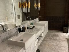 -上海虹桥西郊假日酒店