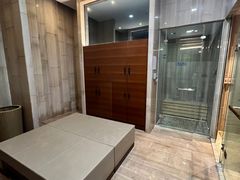 -天津梅江中心皇冠假日酒店
