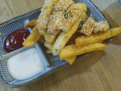 英式炸鱼配宽薯-HELLO 27 意面·沙拉·帕尼尼