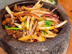 石锅孜然羊肉-君悦酒店·1881·北京烤鸭