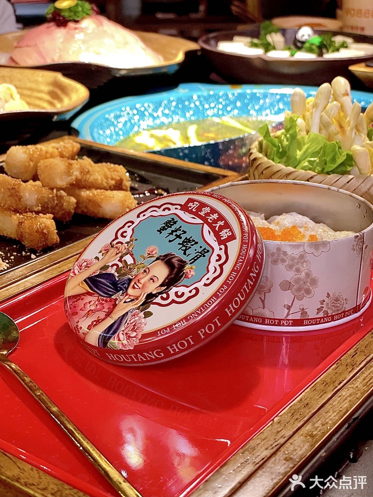 里边是红糖 珍珠麻薯 外边裹了一层黄豆粉