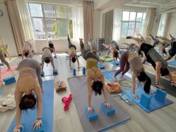 -亚太瑜伽普拉提学院