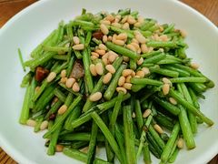 松子炒茼蒿-老厨家(中央大街西七道街店)
