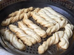 -粘豆包柴火铁锅炖