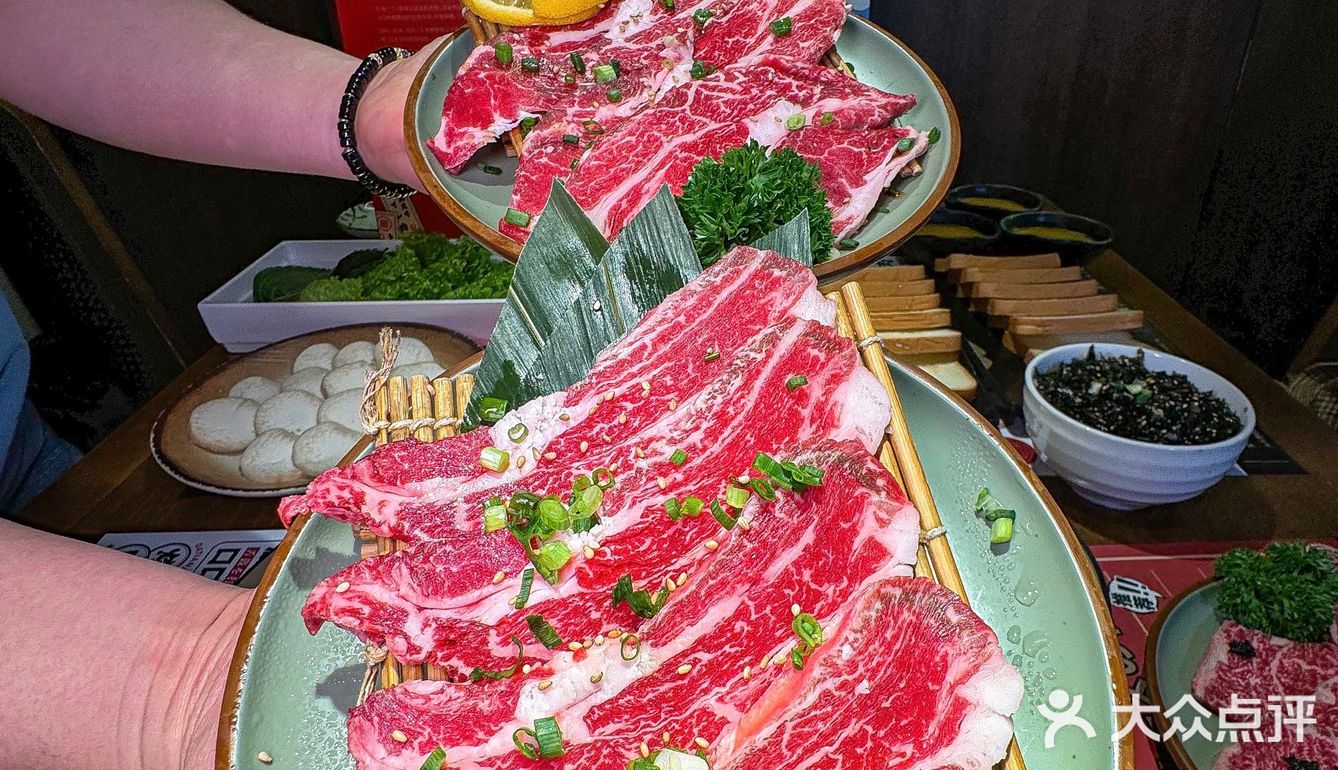 谁懂啊！这家的炭火烧肉香迷糊了🤤🤤