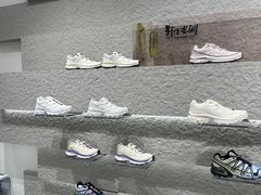 -SALOMON萨洛蒙(青岛海信店)